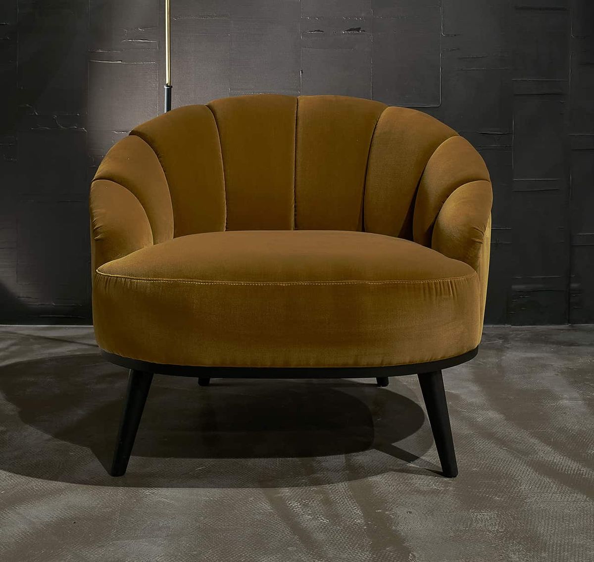 Okergele velours fauteuil Grace van Prades